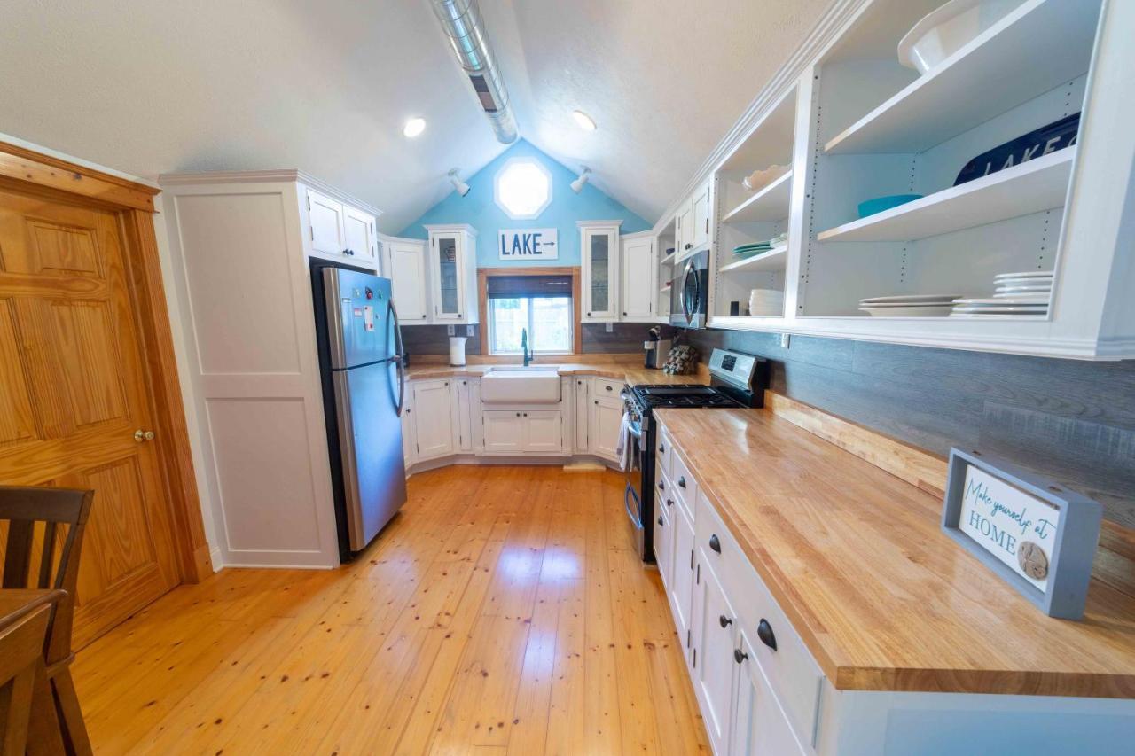 The Charming Glenn Cottage! Walk To Lake Michigan! Fennville Екстериор снимка