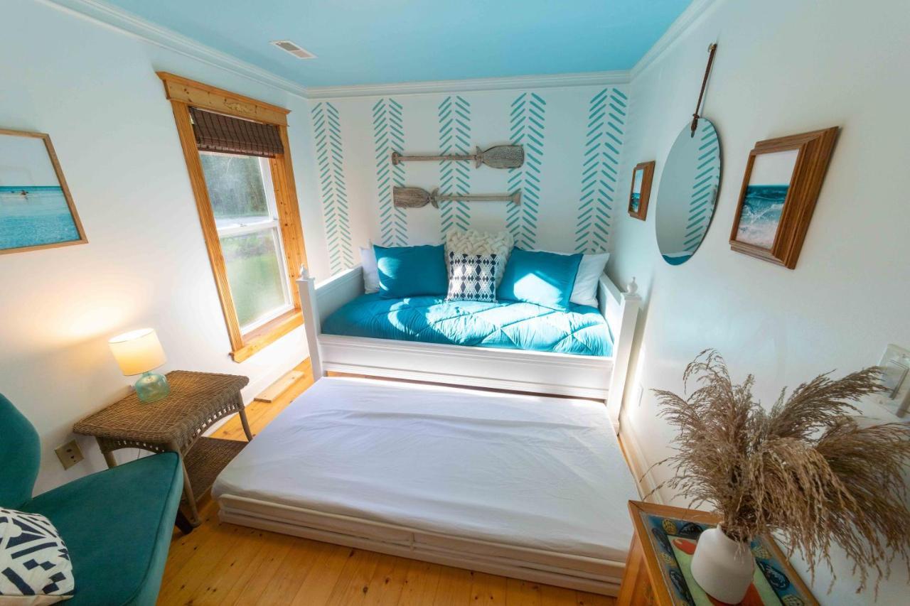 The Charming Glenn Cottage! Walk To Lake Michigan! Fennville Екстериор снимка