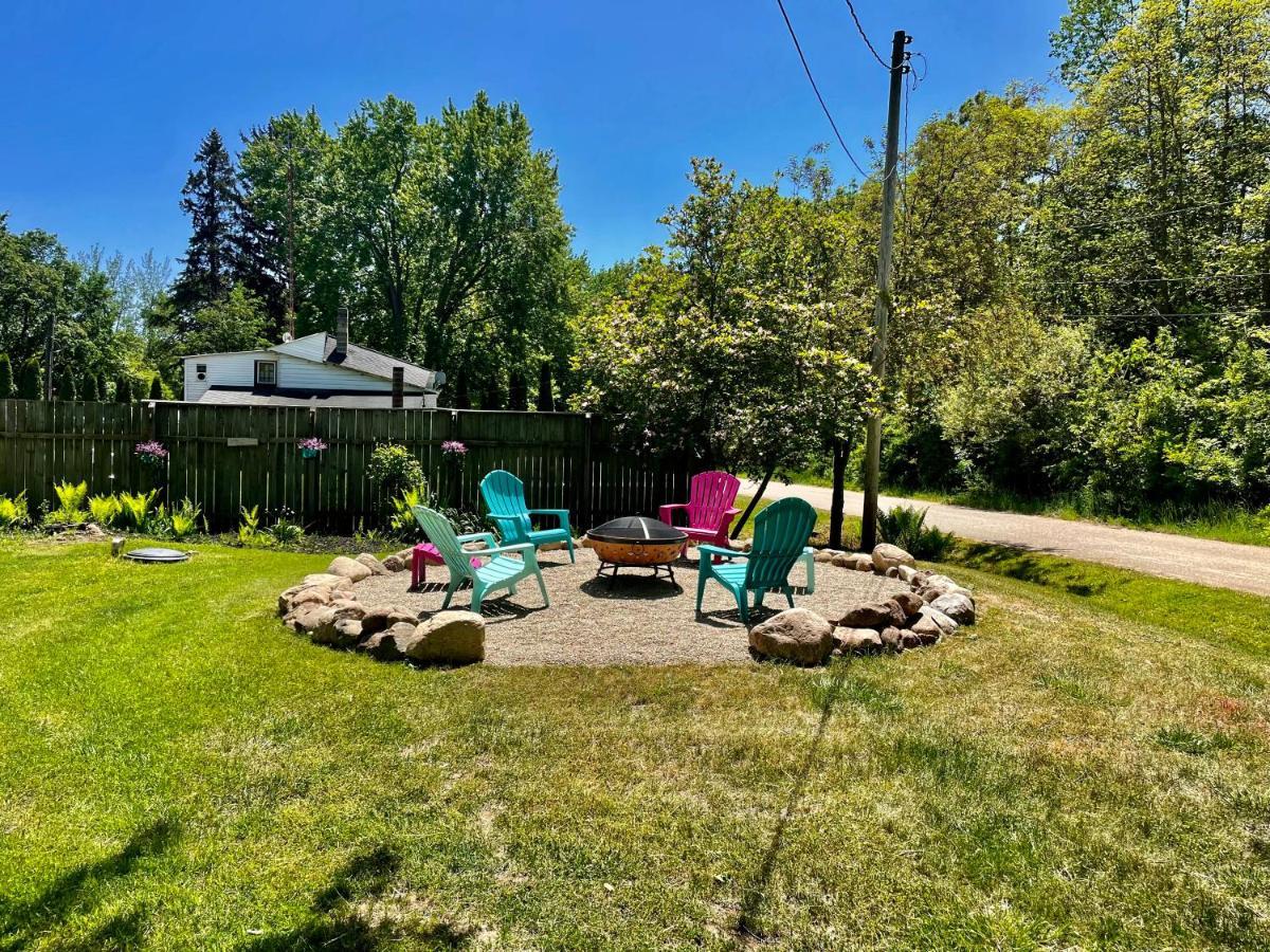 The Charming Glenn Cottage! Walk To Lake Michigan! Fennville Екстериор снимка